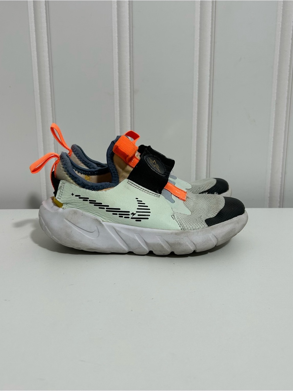 Nike flex runner Kids' Slip-On Athletic Shoes in Light Mint and Black orange